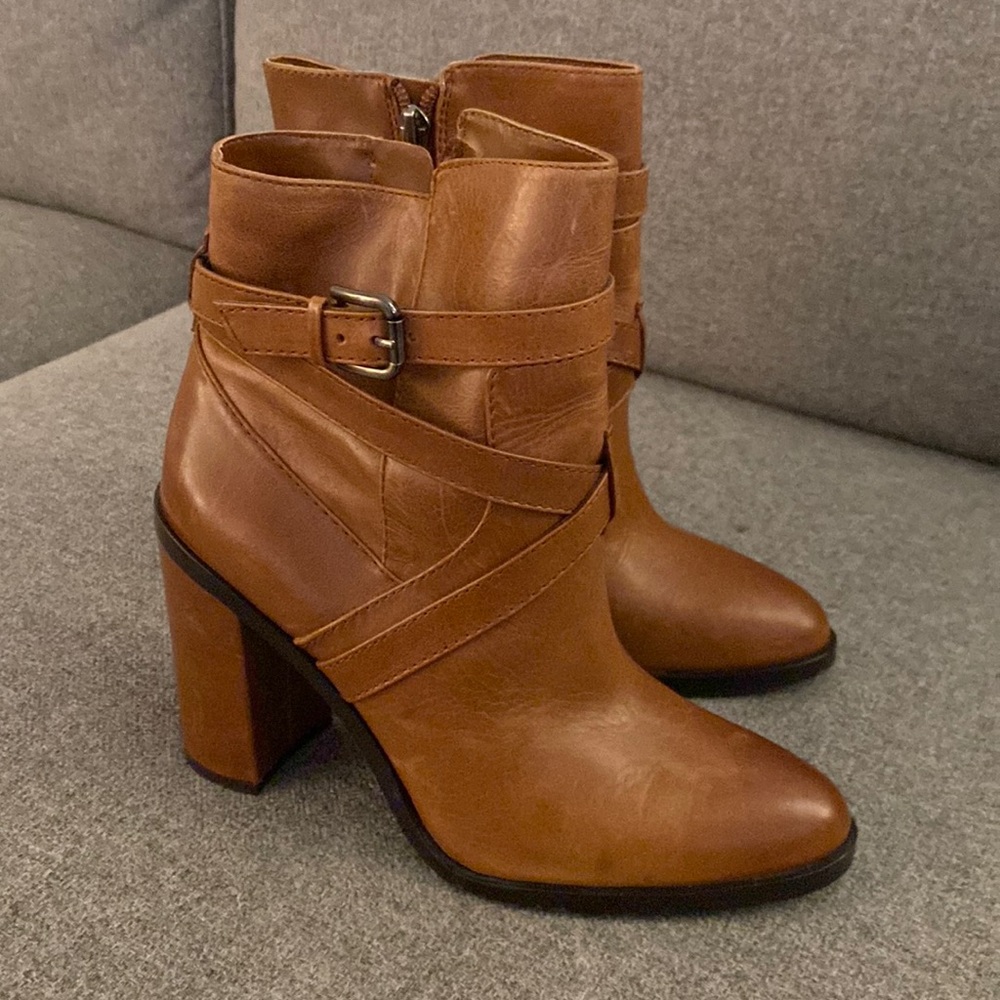 Vince Camuto Brown Boots 7.5